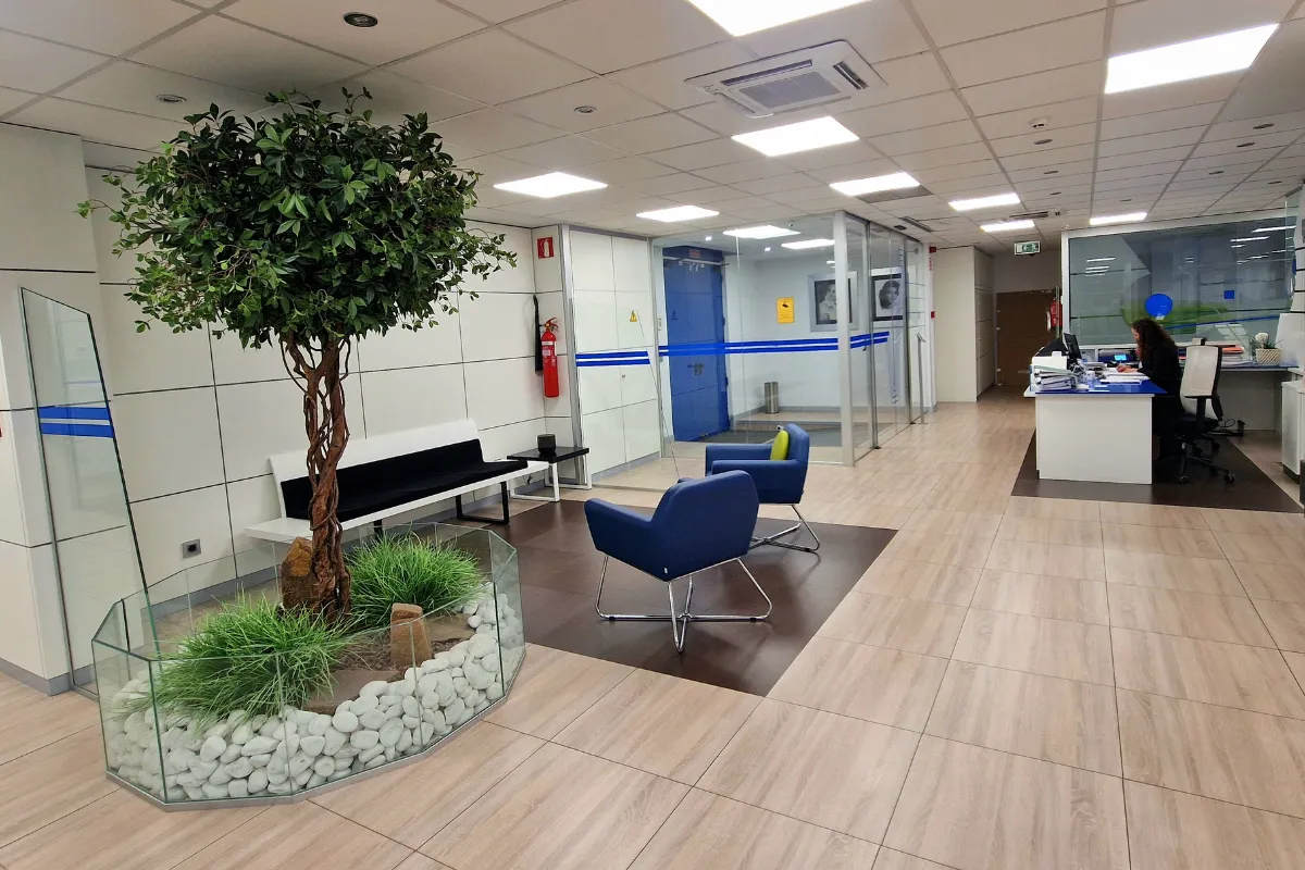 Entrada Oficina Retail 1